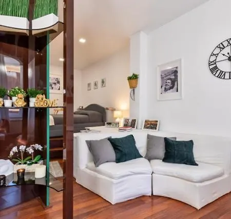Coronari Luxury Apartment Rome